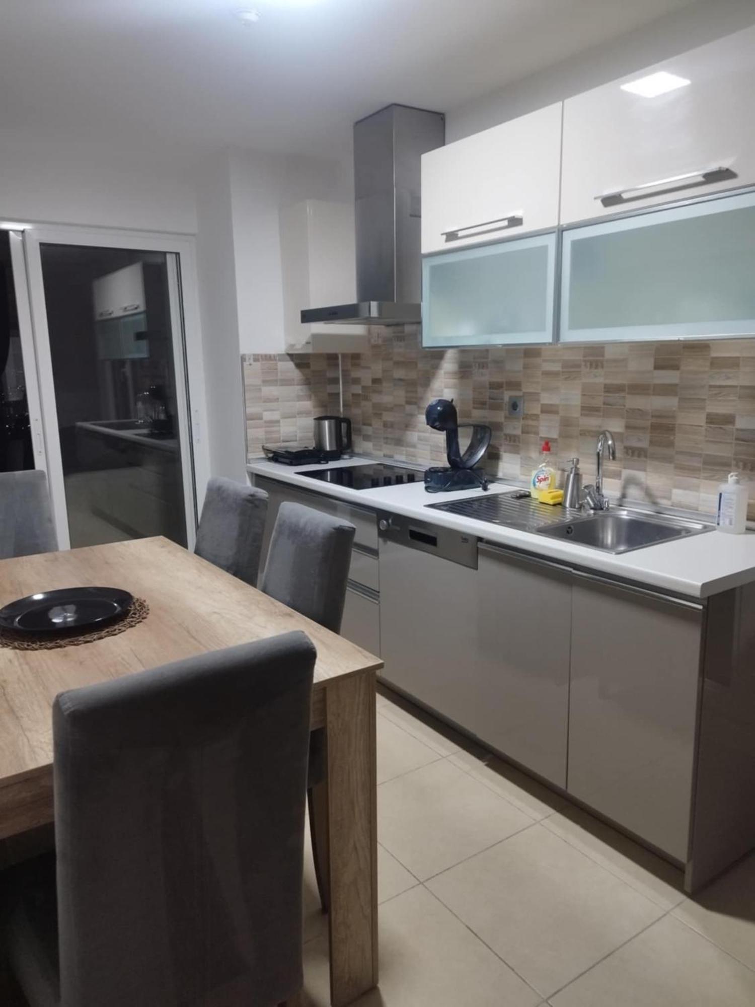 Skopje Sky City 19Th Floor Twin & 12Th Floor & 25Th & 33 Floor Apartments & With Pool & Spa & Gym & Parking Included In Price Екстер'єр фото